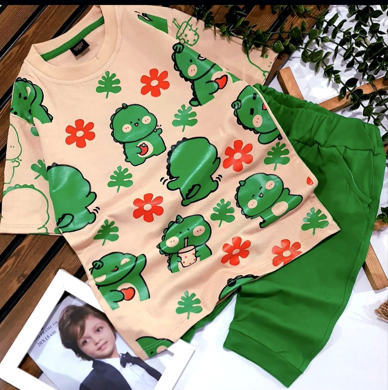 ست تیشرت شلوارک داینو پسرونه 40