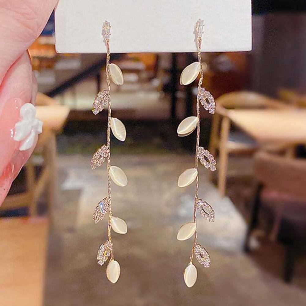 گوشواره میخی برگ نگین دار