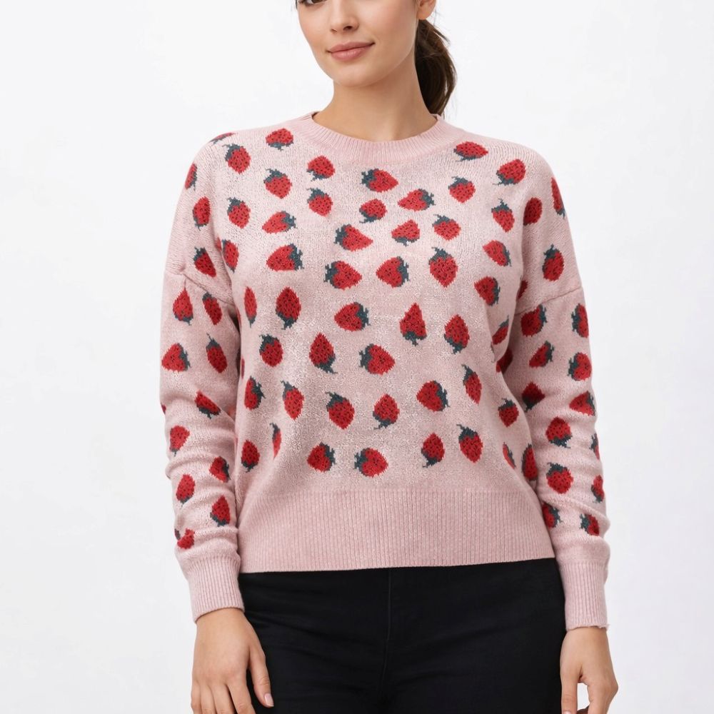 بلوز آستین بلند زنانه اصل مدل بلوز آستین بلند بافت وارداتی طرح توت فرنگی تکرار شونده کالباسی